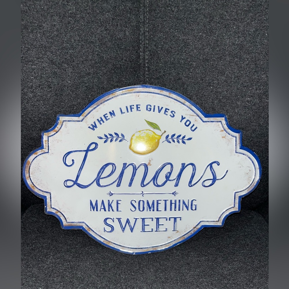 Wall decor ‘When Life Gives You Lemons Make Something Sweet’